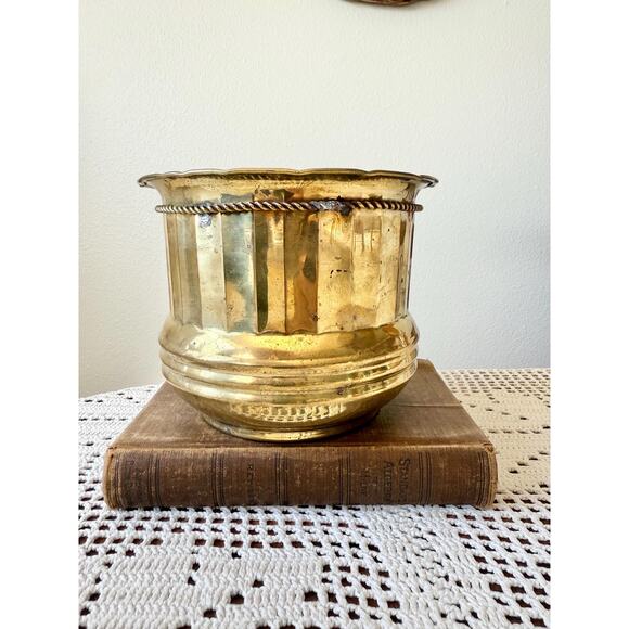 Vintage Hand Hammered Brass Planter: French Tassel Rope, Boho Decor - Picture 4 of 8